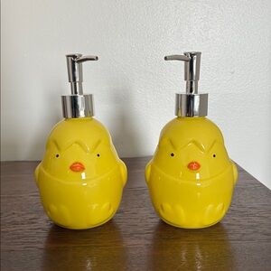 NWT- Set of 2- Yellow Ceramic Easter Chick 🐥 Soap Dispensers